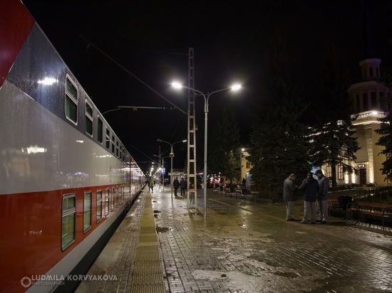 Жителям Петрозаводска показали, как изнутри выглядят вагоны двухэтажного поезда