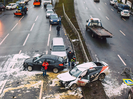 Виновника массовой аварии на Выборгском шоссе 104 раза наказывали за превышение