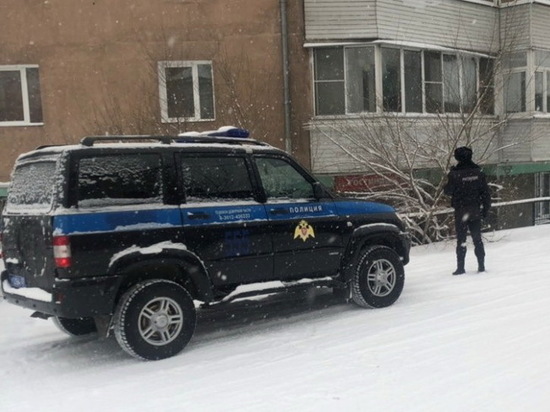 В Улан-Удэ раненый мужчина выпал из окна