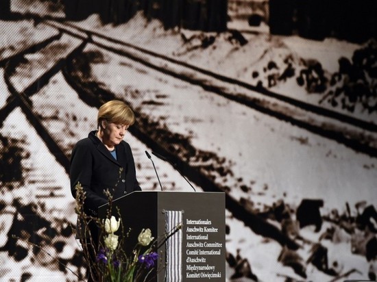 Ангела Меркель впервые посетила концлагерь Освенцим