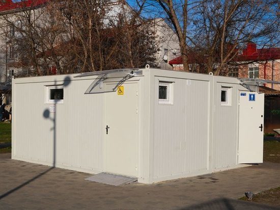 В Брянске нашли хулиганов, повредивших туалет в Майском парке