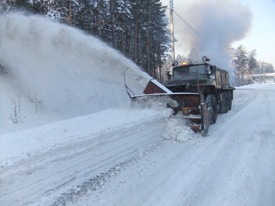 На рубцовской трассе А-322 в Алтайском крае ограничили движение большегрузов и автобусов