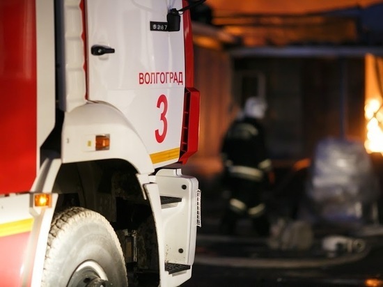 В Волгоградской области из-за короткого замыкания сгорели две «Газели»