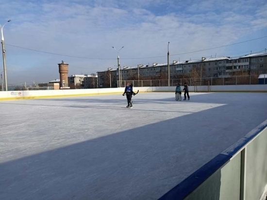 В Иркутске открыли четыре корта для уличного хоккея