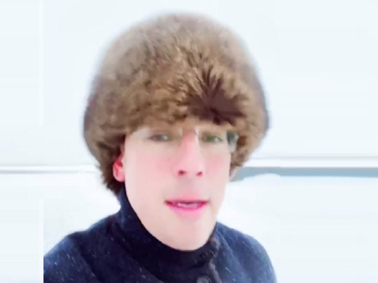 Галкин в мехах и шапке замёрз в Архангельске