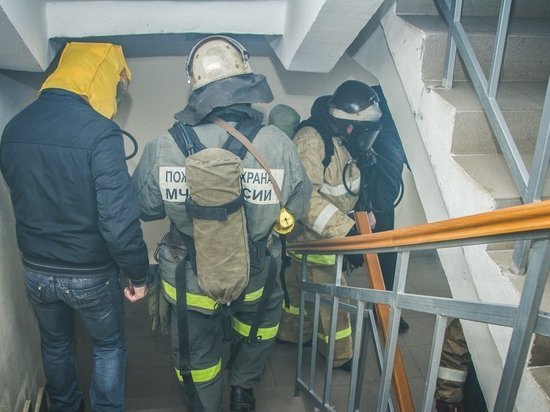 В Вязьме при пожаре в пятиэтажке эвакуировали 12 человек
