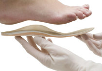 Некоторые люди сомневаются в том, поможет ли ортопедическая обувь решить медицинскую проблему