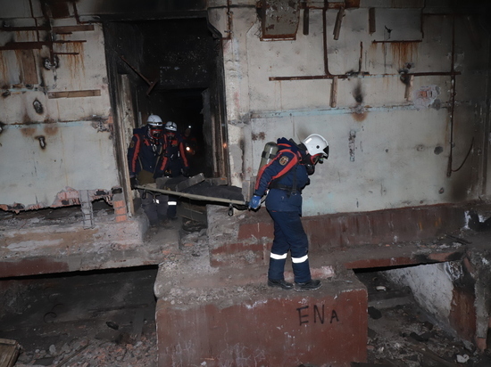 Спасатели извлекли из-под «разрушенного» здания людей в Забайкалье