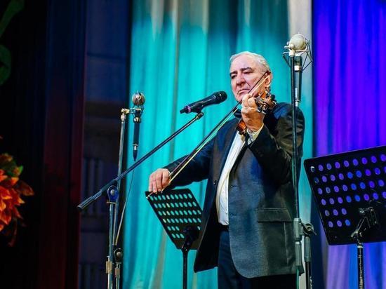 Скрипач Михаил Казиник выступил в Ставрополе с концертом-лекцией для детей