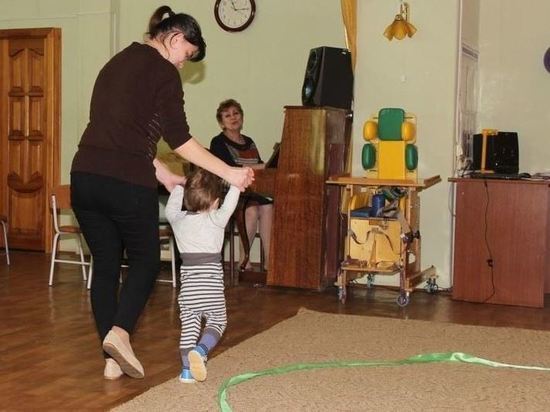 В Костромской области продлили меры поддержки семей, усыновивших ребенка-инвалида