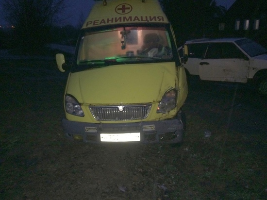 В Костромской области пьяный водитель протаранил скорую помощь