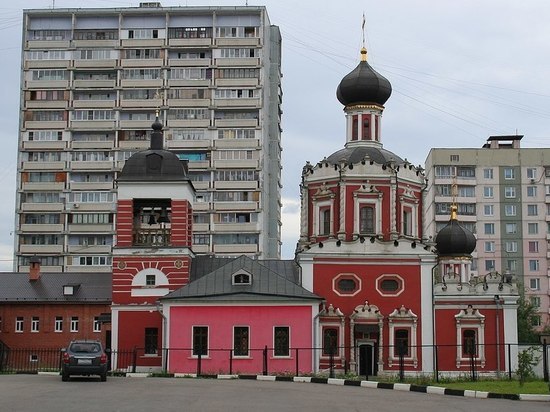 Загадочный стрелок более пяти лет терроризирует храм в Москве
