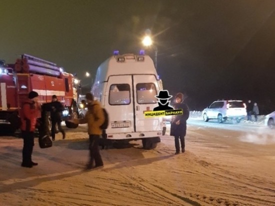 Четыре автомобиля столкнулись в Барнауле