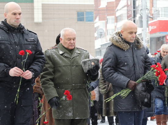 Депутаты Заксобрания Приангарья почтили память воинов, павших в боях при исполнении воинского долга