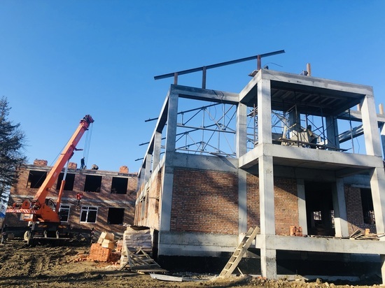 В новом детском саду в Железноводске строители залили чашу бассейна