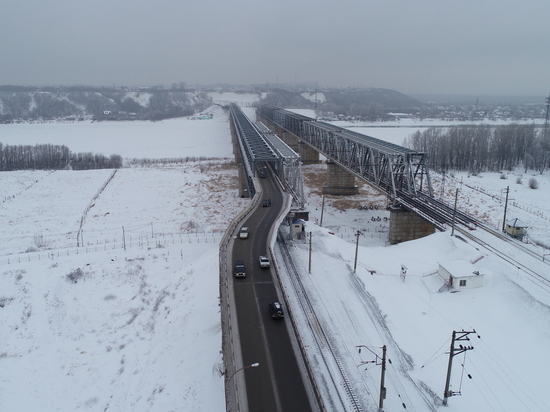 С 5 января Старый мост в Барнауле закроют для всех видов транспорта