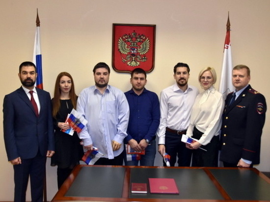 В Йошкар-Оле пятеро иностранцев приняли гражданство России