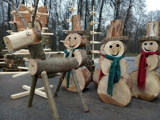 В Центральном парке имени Белоусова смастерили деревянные арт-объекты