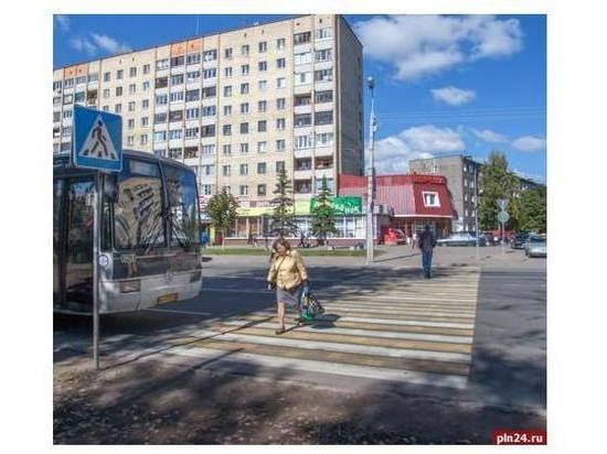 Четыре пешеходных перехода демонтируют в Пскове