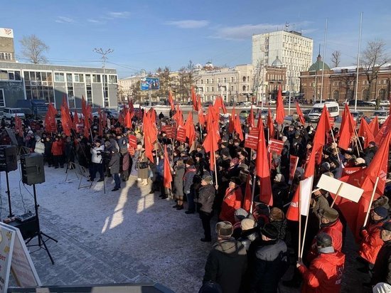 На митинг в поддержку экс-губернатора в Иркутске пришло около 700 человек