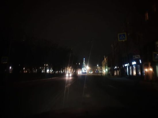 На Октябрьском проспекте в Пскове снова погасли фонари