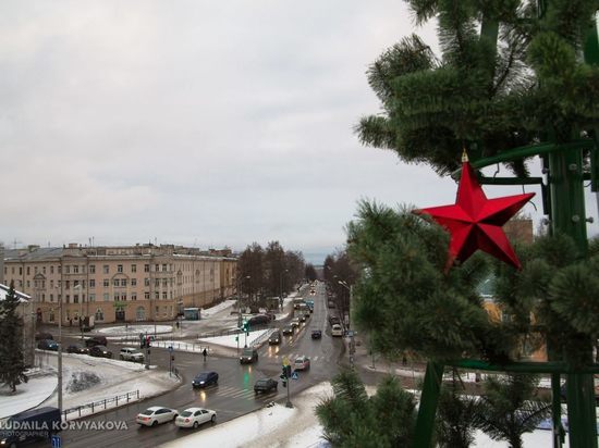 Как площадь Кирова в Петрозаводске готовили к Новому году