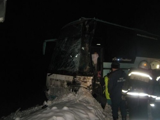 Автобус, ехавший из ивановского текстильного центра в Нижегородскую область, попал в ДТП