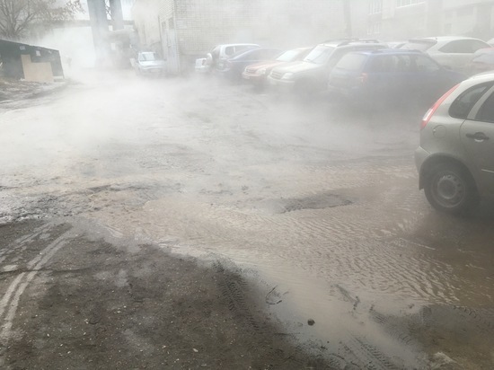 Соцсети: В Рязани затопило улицу Пугачева