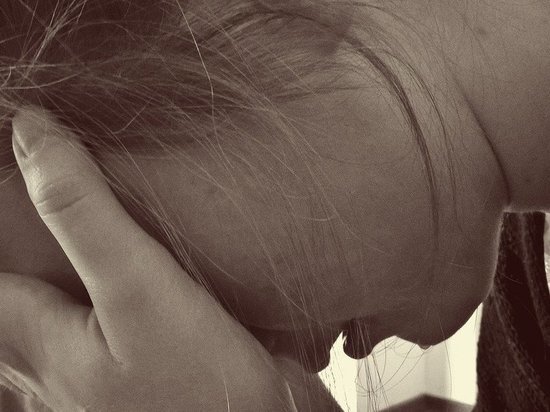 Житель Кузбасса отхлестал за провинность свою 15-летнюю падчерицу шлангом