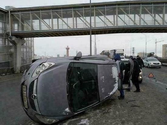 Тюменец решил проучить девушку за рулем и устроил массовое ДТП