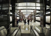 Все станции московского метрополитена получили анонимные сообщения о минировании, заявил источник в экстренных службах столицы