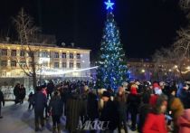 Открытие новогоднего освещения состоялось вечером 18 января на площади Декабристов с Чите