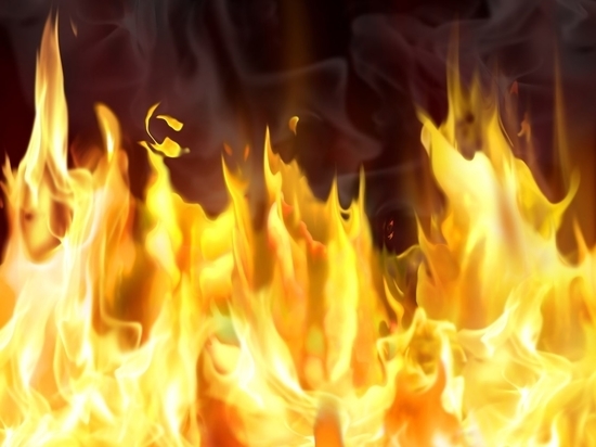 Сильный пожар в южноуральском санатории «Увильды» тушили почти 60 человек