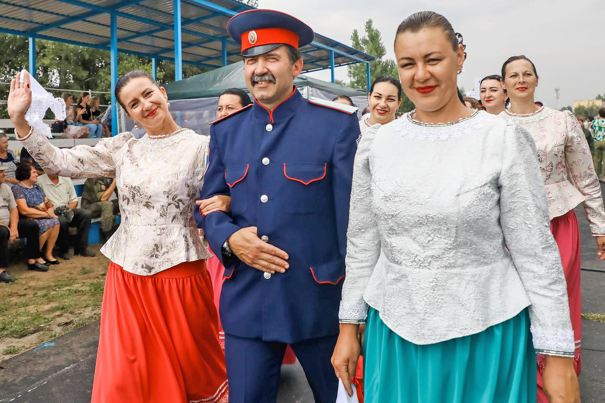 Какие представители национальностей проживают в Волгоградской области - МК  Волгоград