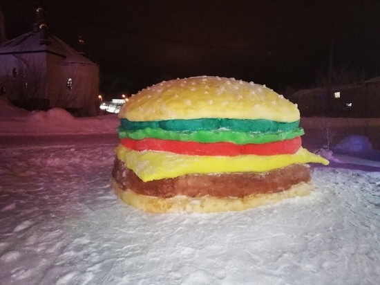 В Лабытнанги появился снежный бургер