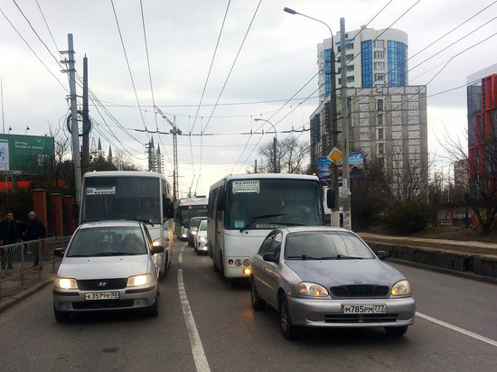 В Симферополе после 20:00 на маршрутах работают около 100 автобусов