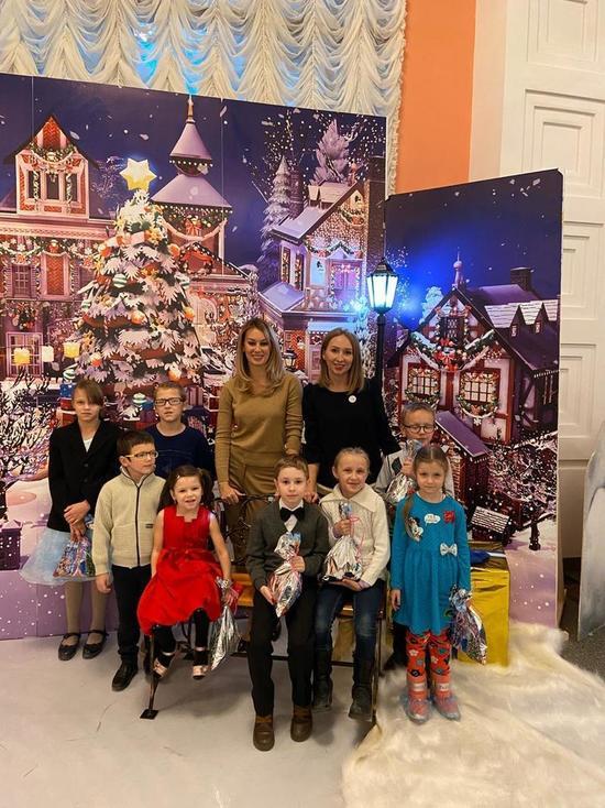В Астрахани дети из малообеспеченных семей посмотрели новогоднюю сказку