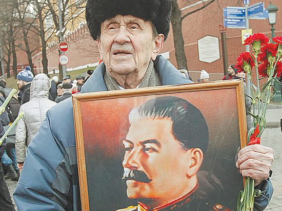 Сталинисты отпраздновали 140-летний юбилей своего кумира