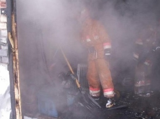 В Костромской области пожар уничтожил гараж