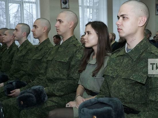 Впервые в Президентский полк отправились тройняшки из Казани