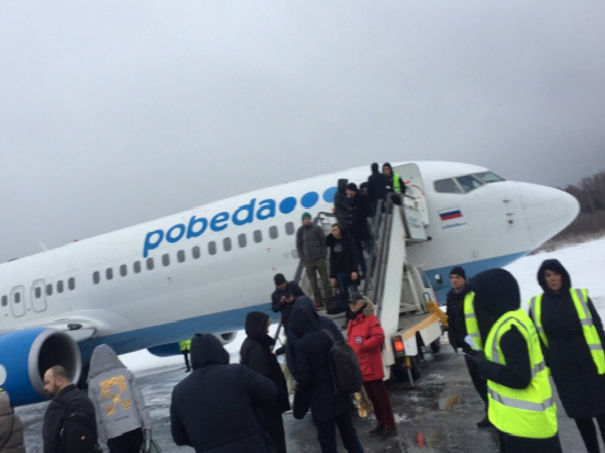 Самолёт выкатился за ВПП в Кирове из-за гололёда