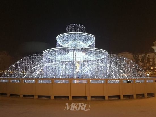 Светодиодный фонтан открыли на центральной площади Читы