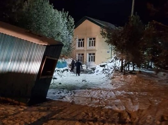 Житель Улан-Удэ спасся при обвале грунта в Иркутской области