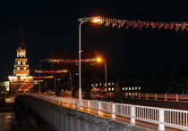 На пешеходном мосту в Йошкар-Оле появились новые светодиодные гирлянды