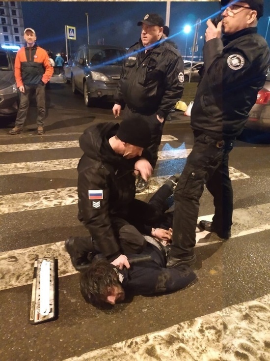 Неадекватный кавказец устроил стрельбу после двух ДТП в Петербурге