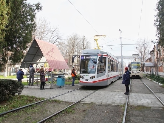 В Краснодаре вышли на линию новые трёхсекционные трамваи