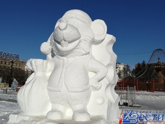 Символ 2020 года появился на главной площади Хабаровска