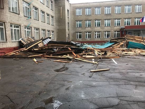 Директора школы судят в Хабаровском крае, где на ученицу упала крыша