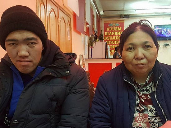 В Улан-Удэ показали флешбэк с захватом инвалида охранником Минсоцзащиты