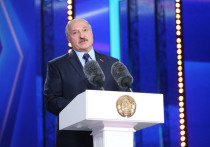 В компании "Транснефть" скептически оценивают планы президента Белоруссии Александра Лукашенко отобрать у России две из трех труб нефтепровода "Дружба" в случае, если российская сторона не снизит стоимость нефти и газа для его страны